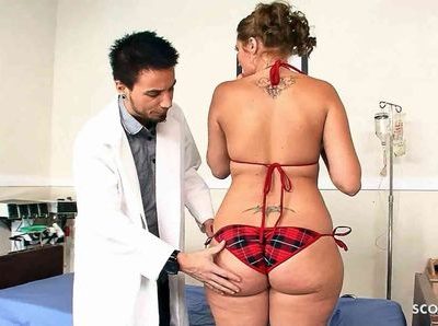 Curvy BBW Big Butt White Girl tricked her Doctor to Cheating Fuck