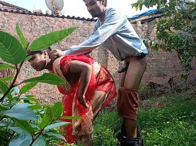 Newly married hot Indian bhabhi outdoor real sex video