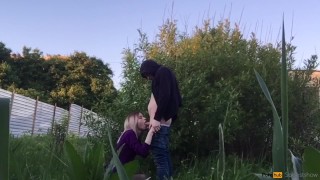 schoolgirl sloppy blowjob on nature cums on face